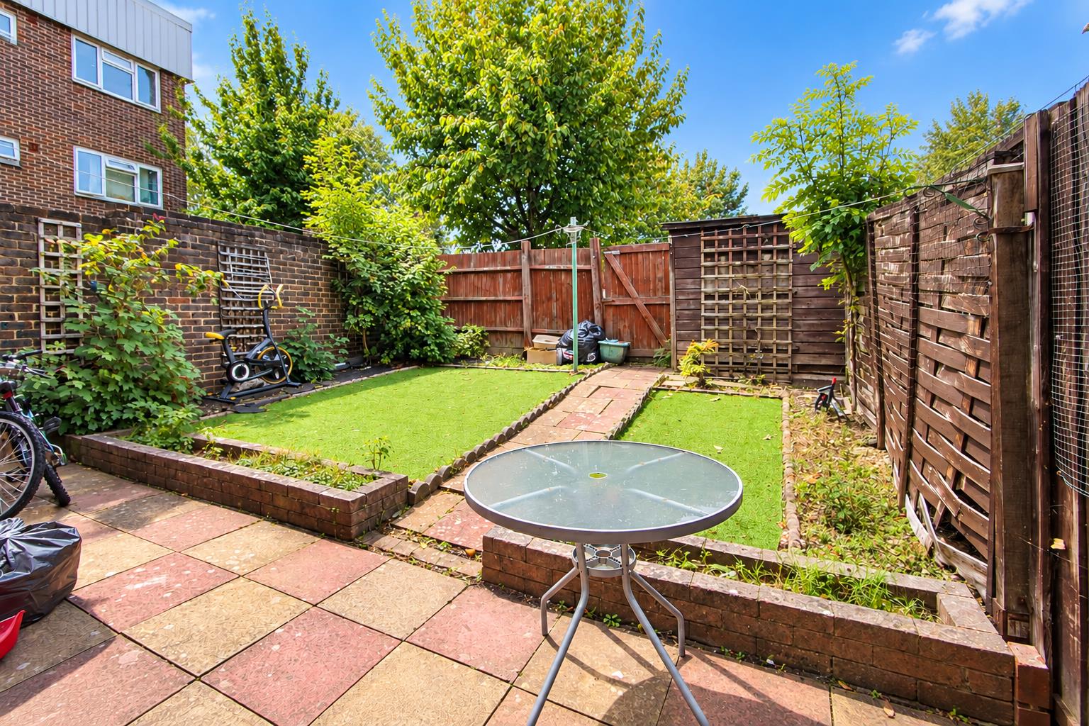 Brabazon Avenue, Wallington